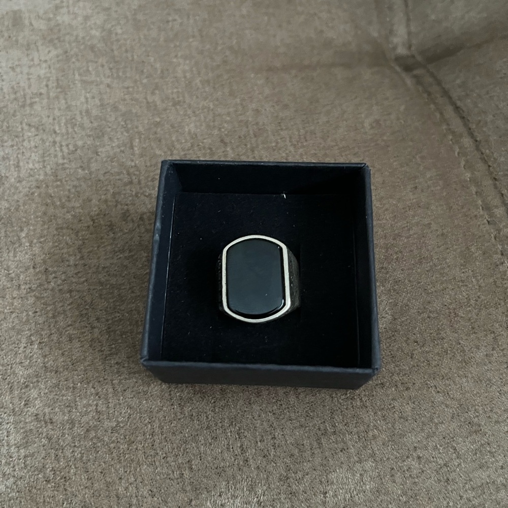 Like new Versace Greek design side Onyx top .925 Sterling Silver Italian made.🇮🇹